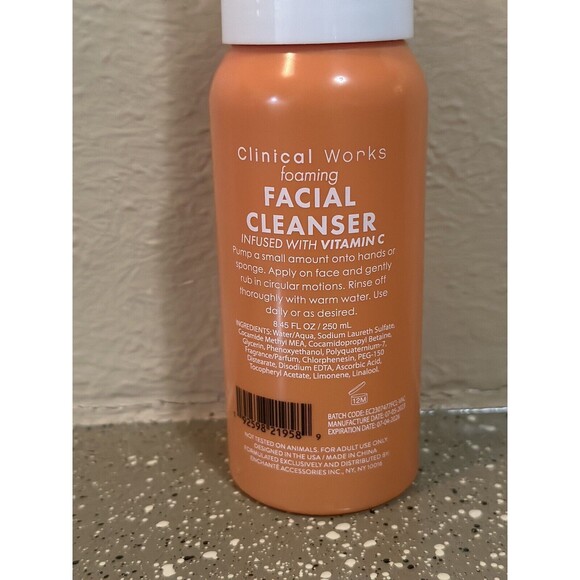 Clinical Works Foaming Facial Cleanser Vitamin C Hydrating Brightening - Picture 3 of 4